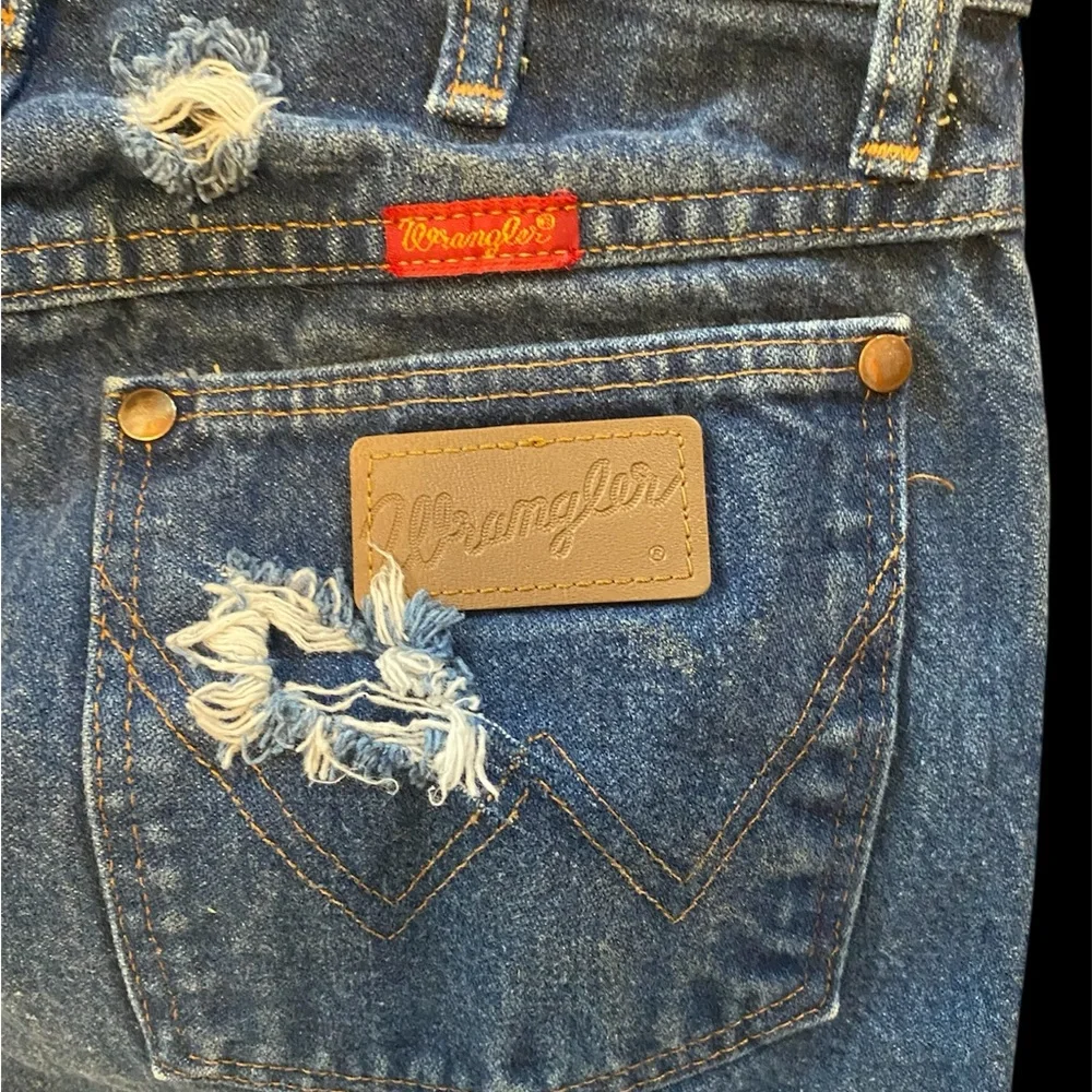 Wrangler 🤠 distressed, denium skirt NWOT - Picture 3 of 5